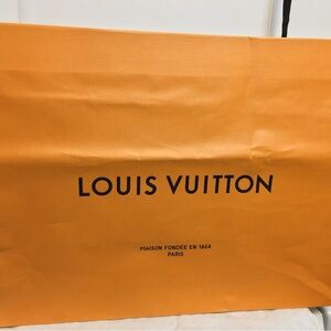 Louis Vuitton Orange paper Shopping Bag dimensions 10x17.5x23